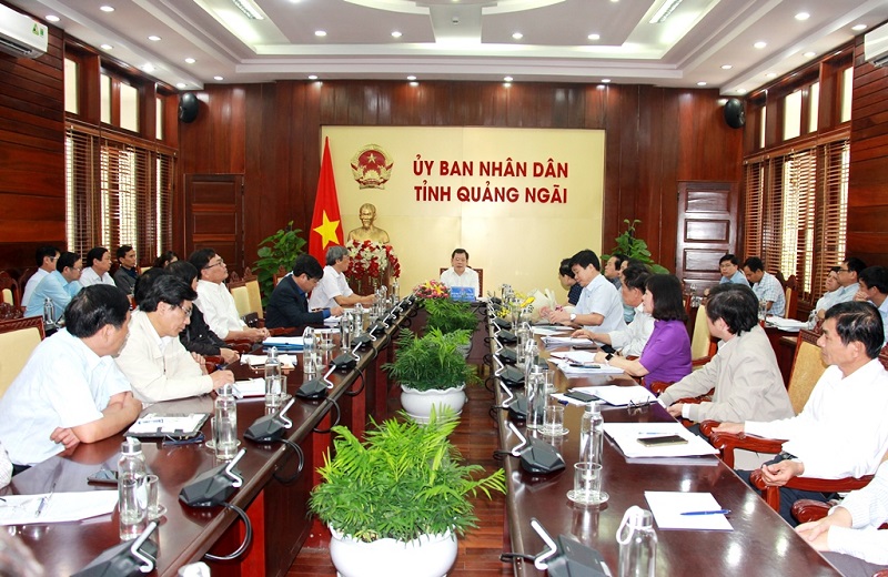 Chủ tịch UBND tỉnh Đặng Văn Minh: ngành Y tế phải nỗ lực, cố gắng để đáp ứng yêu cầu khám, chữa bệnh cho người dân