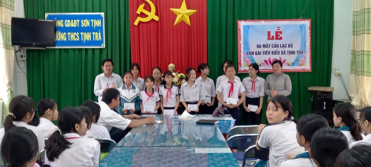 Ra mắt câu lạc bộ bạn gái tiêu biểu tại trường THCS Tịnh Trà