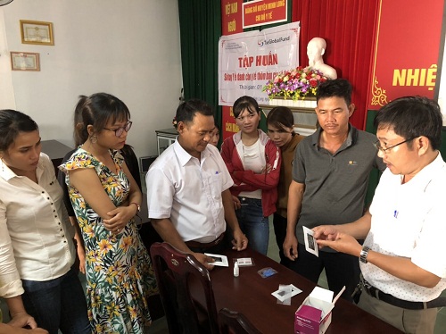 Huyện Minh Long tập huấn hướng dẫn hoạt động phòng, chống sốt rét cho nhân viên y tế thôn