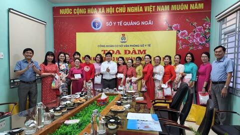 Hưởng ứng Tuần lễ áo dài của nữ đoàn viên công đoàn Văn phòng Sở Y tế