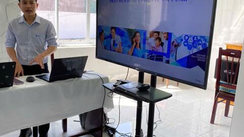 Trung tâm Y tế Đăk Glei tổ chức tập huấn triển khai bệnh án điện tử