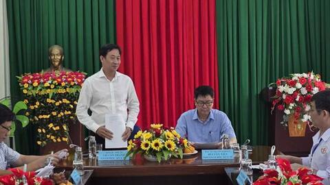 Lãnh đạo Sở Y tế làm việc với Trung tâm Mắt tỉnh Quảng Ngãi