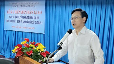 Lễ ký kết biên bản bàn giao 268 Trạm Y tế, 01 Bệnh xá và 03 Phòng khám đa khoa khu vực giữa Sở Y tế và Ủy ban nhân dân các xã, phường tỉnh Quảng Ngãi