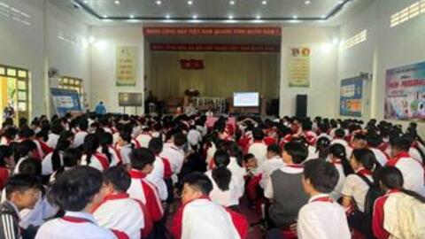 Trung tâm Y tế Kon Tum tổ chức hội nghị truyền thông chuyên đề chăm sóc sức khỏe sinh sản vị thành niên/thanh niên và hệ lụy tảo hôn, hôn nhân cận huyết thông trong trường học năm 2025