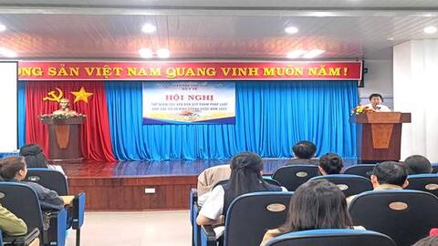 Hội nghị tập huấn các văn bản quy phạm pháp luật cho các cơ sở kinh doanh dược năm 2025 trên địa bàn  tỉnh Quảng Ngãi