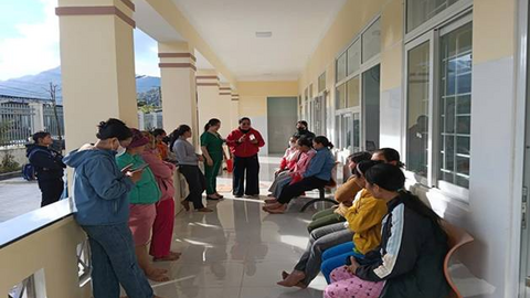 Trung tâm Y tế Đăk Glei phối hợp cung cấp dịch vụ kế hoạch hóa gia đình